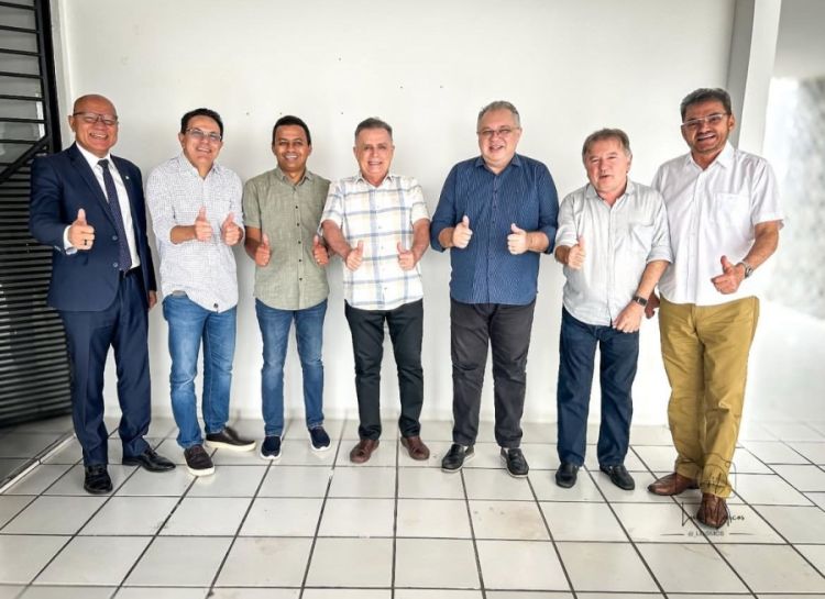 Bancada federal e pré-candidatos do PT reunidos