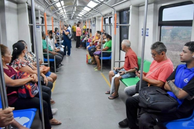 Passageiros no metrô de Teresina (Foto: Francisco Leal/Governo do Piauí)