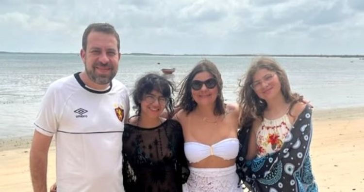 Guilherme Boulos com a família no Piauí (Reprodução/Instagram)