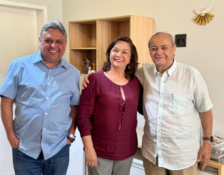 Júlio se reuniu com prefeito e com secretária (Divulgação/Assessoria)